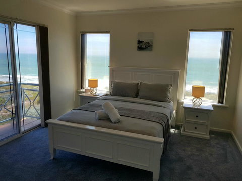 Caravel Beach House Mandurah - Accommodation Redcliffe 16