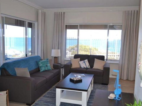Caravel Beach House Mandurah - Accommodation Redcliffe 24