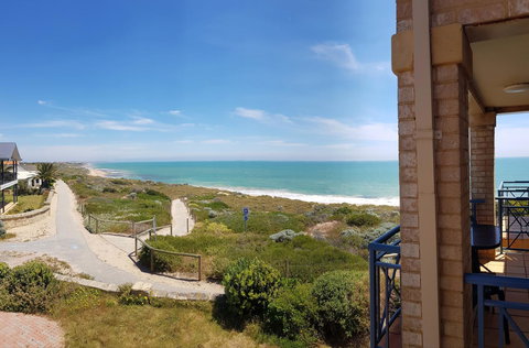 Caravel Beach House Mandurah - Accommodation Redcliffe 2