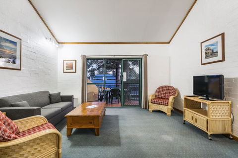 Cottesloe Beach Chalets - Accommodation Redcliffe 33