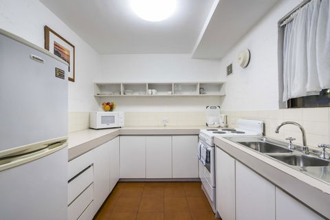Cottesloe Beach Chalets - Accommodation Redcliffe 41