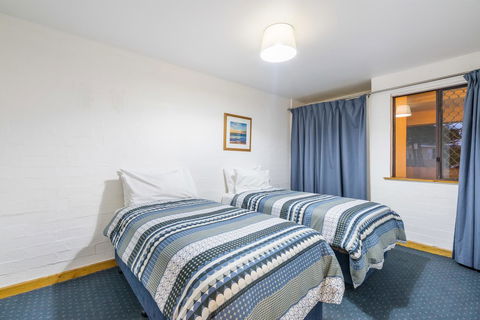 Cottesloe Beach Chalets - Accommodation Redcliffe 40