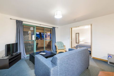 Cottesloe Beach Chalets - Accommodation Redcliffe 42