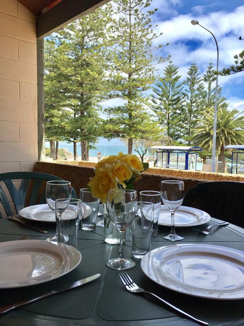 Cottesloe Beach Chalets - Accommodation Redcliffe 1