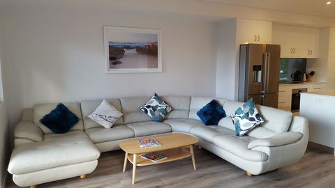 Cape Villas - Accommodation Redcliffe 8
