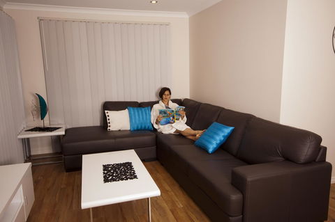 Cape Villas - Accommodation Redcliffe 1