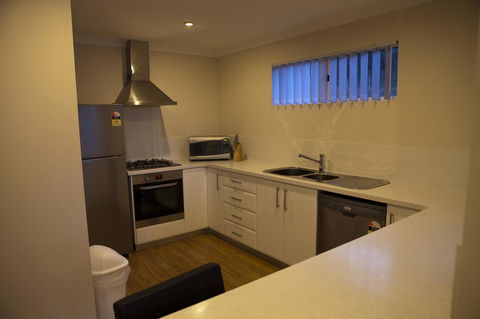 Cape Villas - Accommodation Redcliffe 23