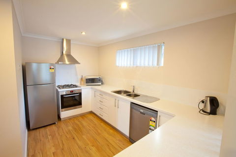Cape Villas - Accommodation Redcliffe 19