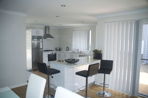 Cape Villas - Accommodation Redcliffe 4