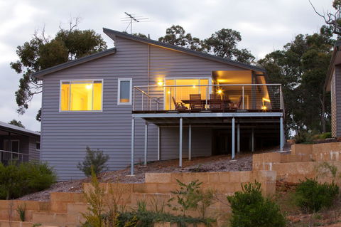 Cape Villas - Accommodation Redcliffe 25