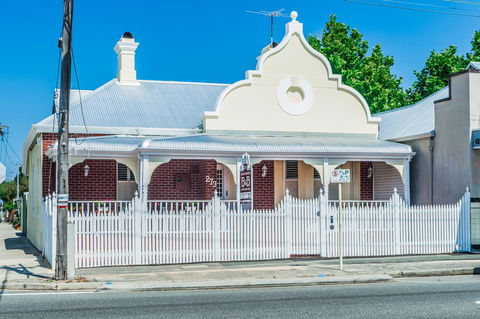 South Beach Bed & Breakfast - Accommodation Redcliffe 3