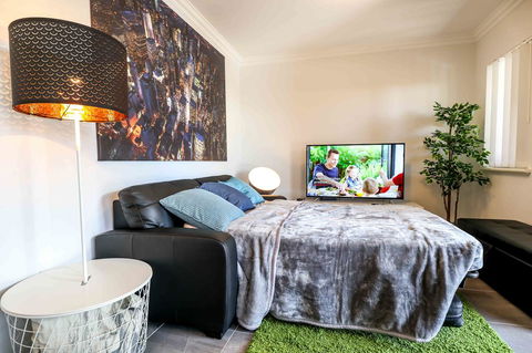 VIP Stays - McMillan - Accommodation Redcliffe 25