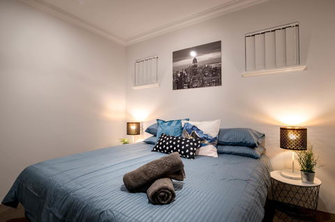 VIP Stays - McMillan - Accommodation Redcliffe 5