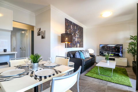 VIP Stays - McMillan - Accommodation Redcliffe 30