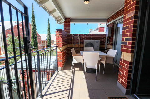 VIP Stays - McMillan - Accommodation Redcliffe 21