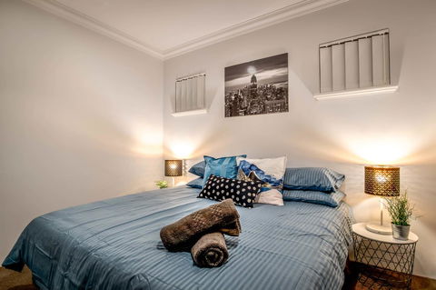 VIP Stays - McMillan - Accommodation Redcliffe 2