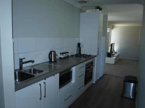 Hamersley Apartment - Accommodation Redcliffe 3