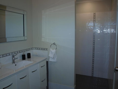Hamersley Apartment - Accommodation Redcliffe 5