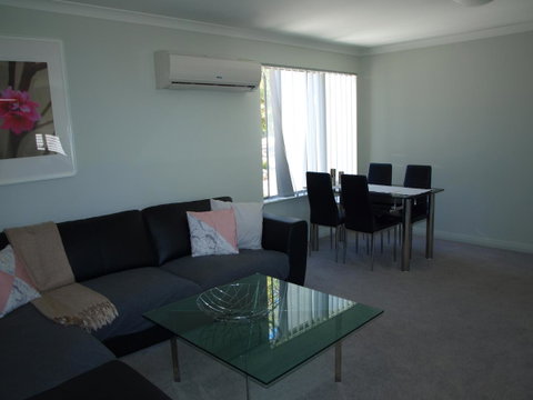 Hamersley Apartment - Accommodation Redcliffe 4