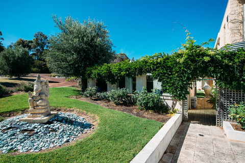 The Princess House - Accommodation Redcliffe 9