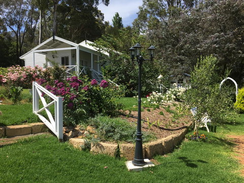 Applegate Lane Chalet - Accommodation Redcliffe 4