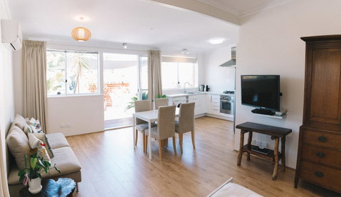 Sun Studio - Accommodation Redcliffe 7