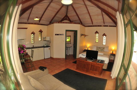 Waterfall Cottages - Accommodation Redcliffe 20