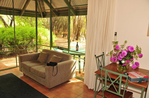 Waterfall Cottages - Accommodation Redcliffe 10