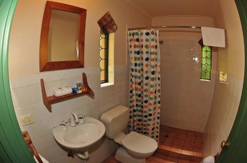 Waterfall Cottages - Accommodation Redcliffe 2