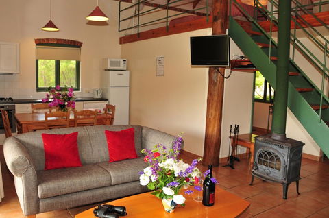 Waterfall Cottages - Accommodation Redcliffe 14