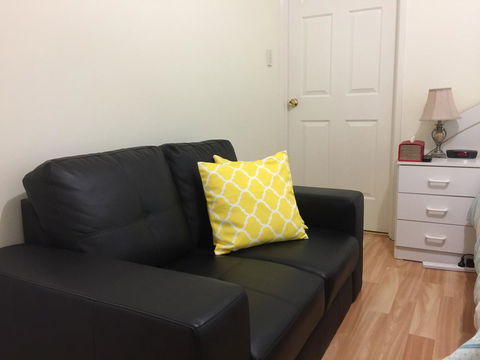 The Royal Dolphin Bed & Breakfast Safety Bay - Accommodation Redcliffe 2