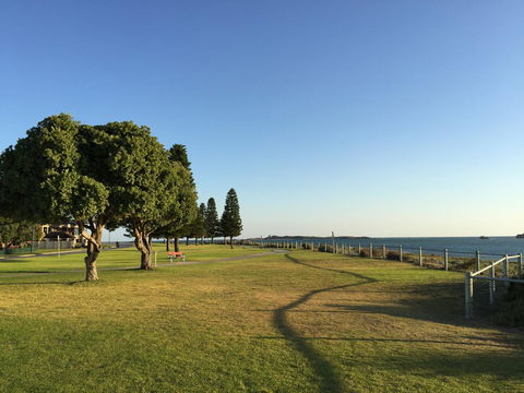 The Royal Dolphin Bed & Breakfast Safety Bay - Accommodation Redcliffe 23