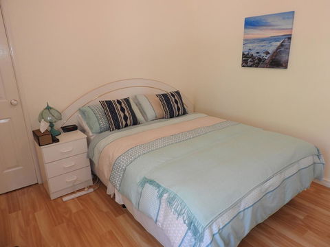 The Royal Dolphin Bed & Breakfast Safety Bay - Accommodation Redcliffe 10