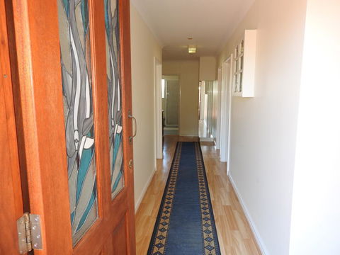 The Royal Dolphin Bed & Breakfast Safety Bay - Accommodation Redcliffe 13