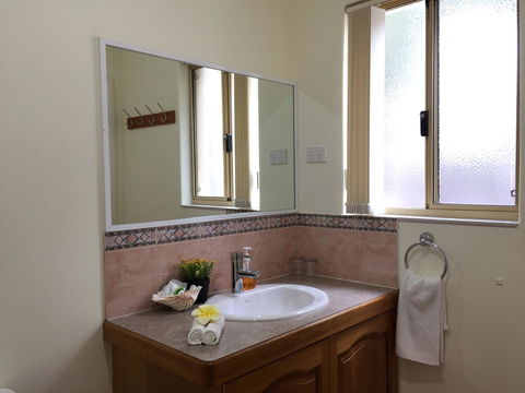 The Royal Dolphin Bed & Breakfast Safety Bay - Accommodation Redcliffe 20