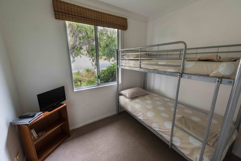 Peppy Beach Ocean Views - Accommodation Redcliffe 13