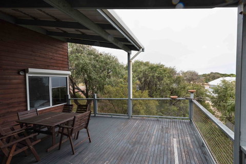 Peppy Beach Ocean Views - Accommodation Redcliffe 0