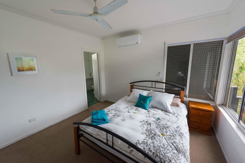 Peppy Beach Ocean Views - Accommodation Redcliffe 1