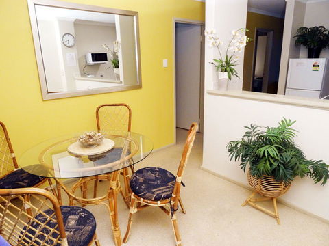 Scarborough & Absolutely Beachfront - Accommodation Redcliffe 11