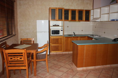 Apartments At Blue Seas Resort - Accommodation Redcliffe 4