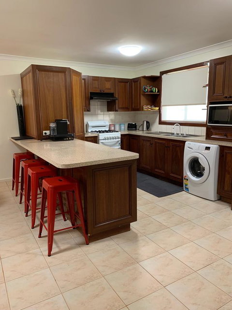The Cottage That Could - Accommodation Redcliffe 6