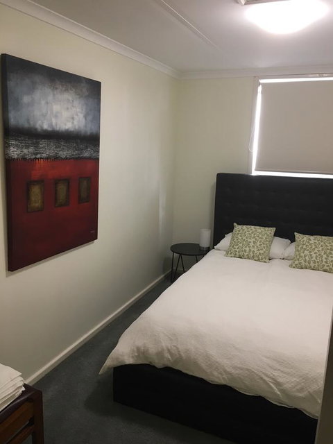 The Cottage That Could - Accommodation Redcliffe 9