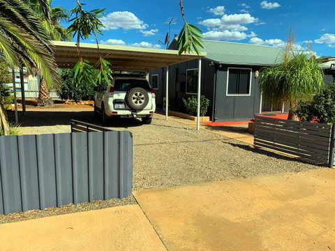 The Cottage That Could - Accommodation Redcliffe 0