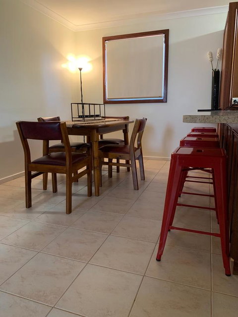 The Cottage That Could - Accommodation Redcliffe 7