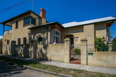 Danum House - Accommodation Redcliffe 22