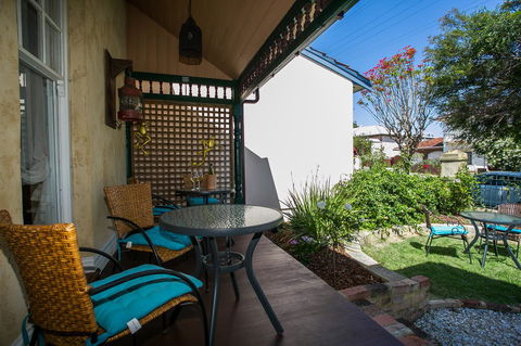 Danum House - Accommodation Redcliffe 20