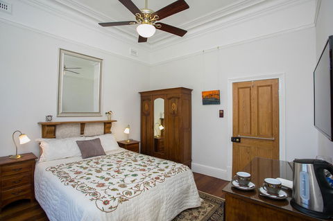 Danum House - Accommodation Redcliffe 19