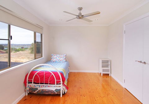 Searenity - Accommodation Redcliffe 11