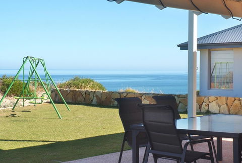 Searenity - Accommodation Redcliffe 3