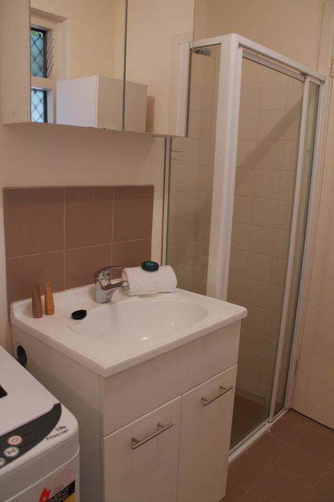 Mt Pleasant Apartment - Accommodation Redcliffe 11